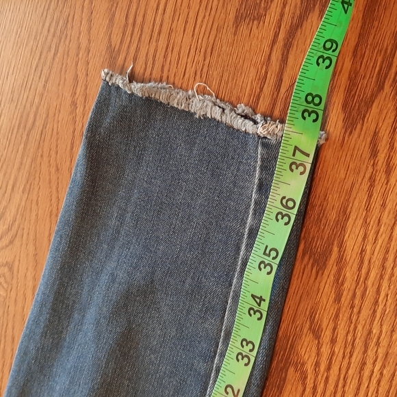 Embroidered Floral Jeggings - Picture 3 of 3